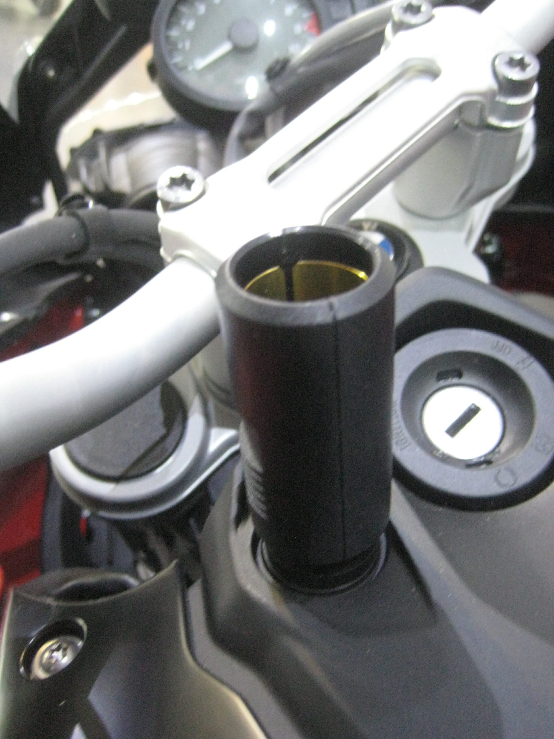 Adapter für Auto-Stecker an DIN-Steckdose Bordsteckdose BMW F650GS F800GS  F700GS –